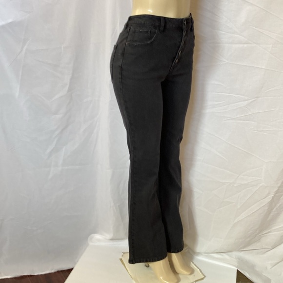wild fable Jeans Exposed Button Closure Size 6 Black Wash Flare Leg Style NWT - Picture 3 of 9